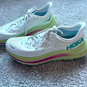 Like new Hoka Kawana women’s shoe, size 7.5.